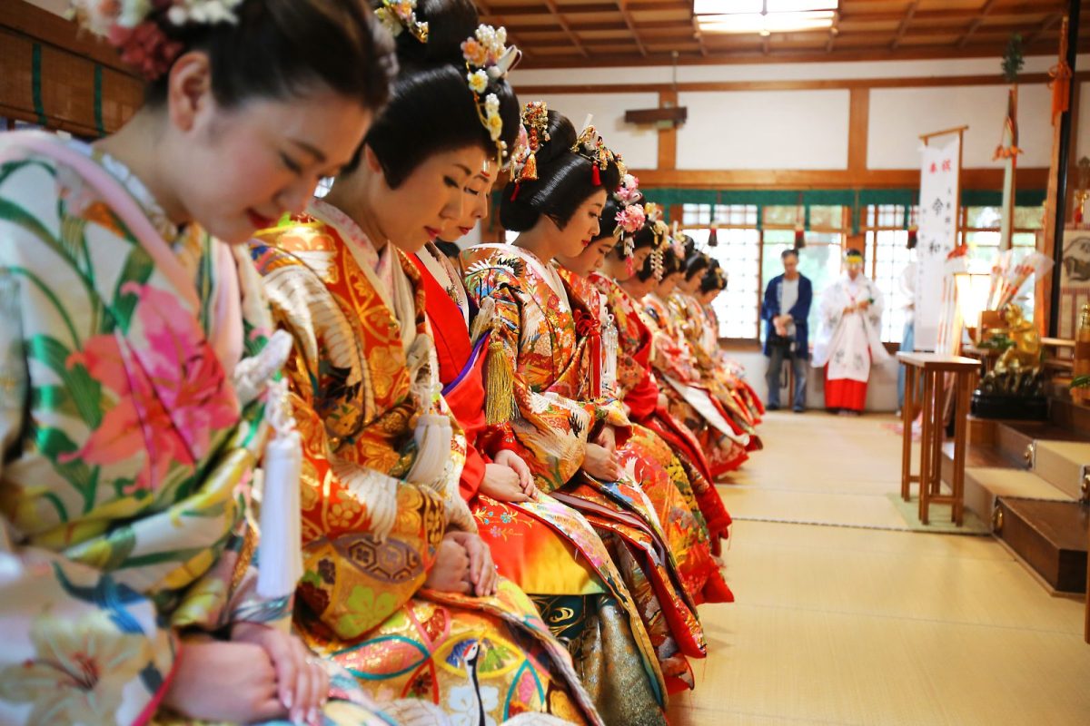 Newlywed brides at the Yomemi Festival